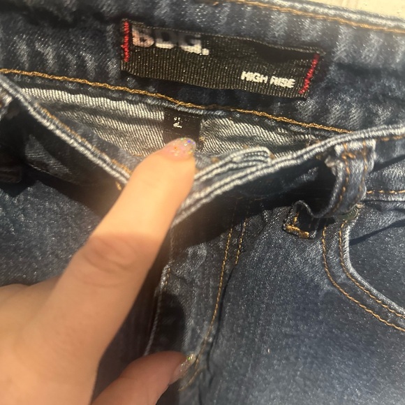 BDG Urban Outfitters Jean Shorts Women’s Size 2 Inseam 2” + Mom High Rise Denim - Picture 3 of 8